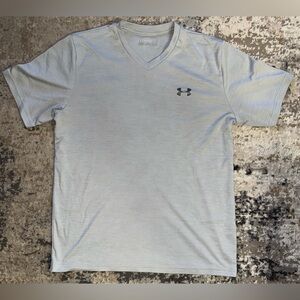 Under Armour UA V Neck HeatGear Shirt Size L